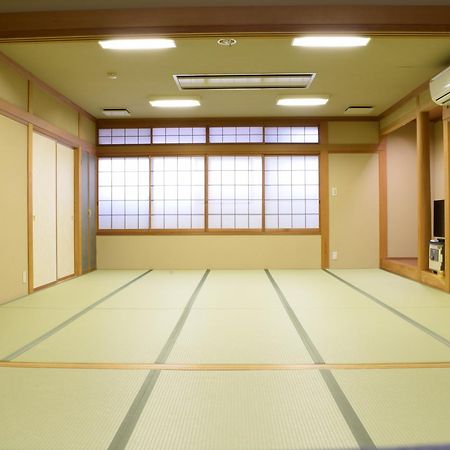 Отель Takasaki Kannonyama Onsen Kinzanso Экстерьер фото
