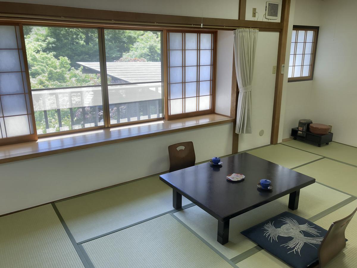 Отель Takasaki Kannonyama Onsen Kinzanso Экстерьер фото