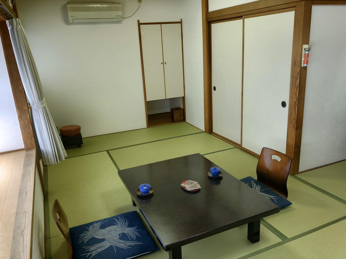 Отель Takasaki Kannonyama Onsen Kinzanso Экстерьер фото